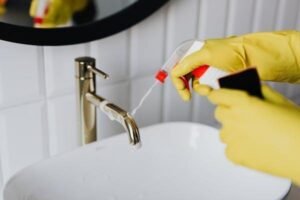 Como fazer uma limpeza profunda na casa