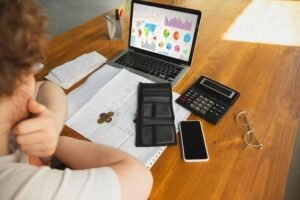 como ganhar dinheiro investindo em ações